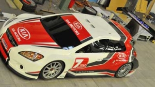 Kia cee'd и на състезателната писта  