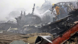 Намериха петима ранени на мястото на падналия самолет в Нигерия