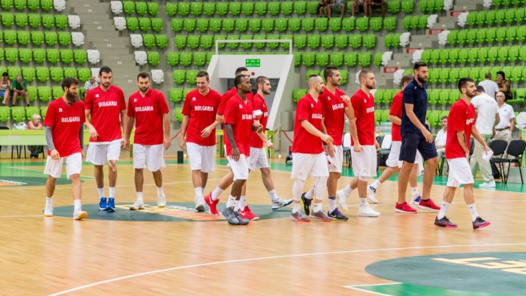 Българският национал по баскетбол Николай Вангелов смени отбора в Италия.