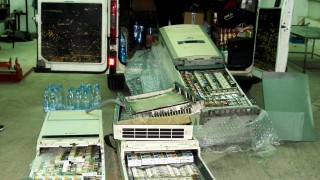 Митничари задържаха 97 000 къса 4850 кутии цигари скрити в