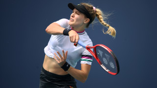 Канадката Южени Бушар която е повече секссимвол отколкото тенисистка отпадна