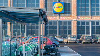Lidl открива два магазина със станции за зареждане на електромобили в Румъния