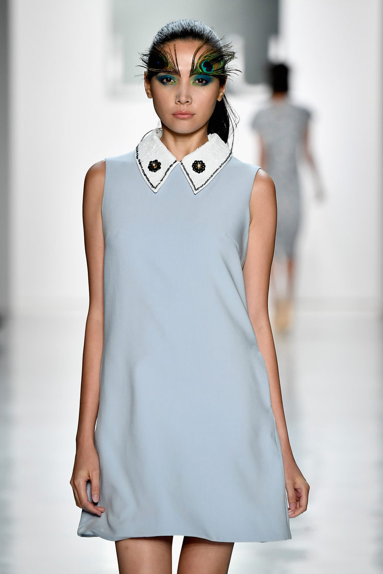 Модел на Dan Liu на Седмицата на модата в Ню Йорк