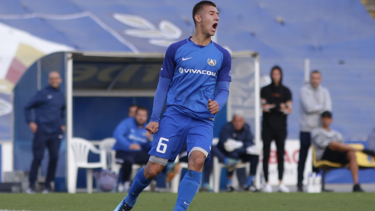 Арда иска да откупи Ивайло Найденов от Левски