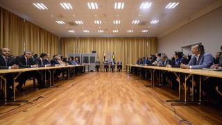 В Швеция започнаха международни преговори за прекратяване на войната в