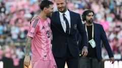 Бекъм на влакче с Меси след победата