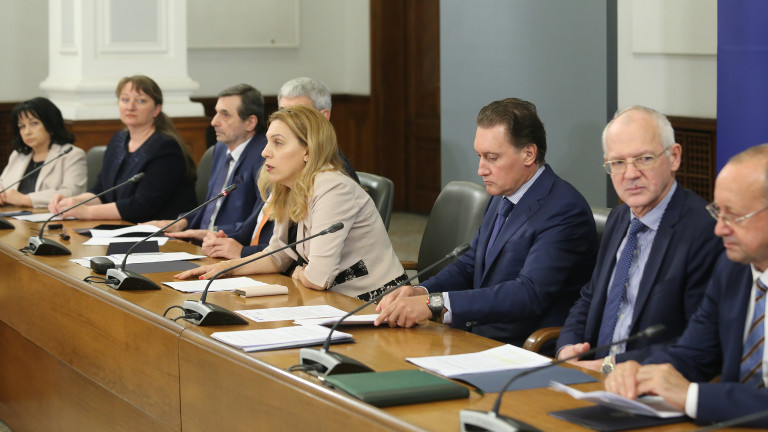 Вдигат минималните обезщетения за безработица