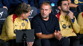 Ханзи Флик ще продължи договора си с Барселона за още