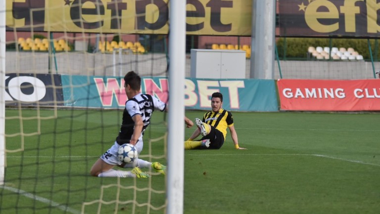 Ботев (Пд) 1 : 0 Локомотив (Пд) 45′ ПОЧИВКА! Източник: