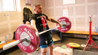 Европейският шампион по вдигане на тежести Габриел Маринов 61 кг