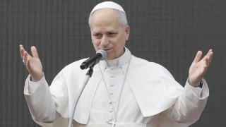 Папа Лъв XIV получава най високо одобрение сред публичните личности според