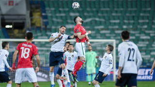 Националният отбор на България ще излезе с червени фланелки бели гащета