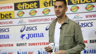 Лидерът на ФК ЦСКА 1948 Ивайло Чочев получи наградата си