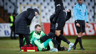 Вратарят на ЦСКА Густаво Бусато получи контузия след сблъсък с