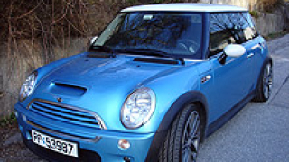Правят хибриден Mini Cooper