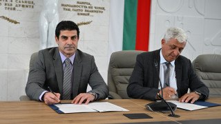 Ректорът на Национална спортна академия проф Красимир Петков и президентът