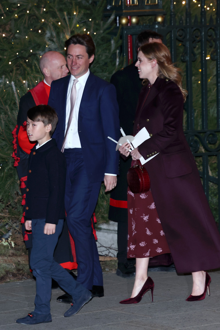 Беатрис и Едоардо с Улфи на коледния концерт тази година