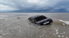 Aлчност или глупост: Законни ли са строежите на "Елените"?!
