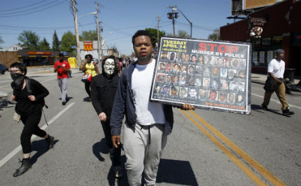 Полицай бе оправдан за убийството на двама чернокожи в Кливлънд 