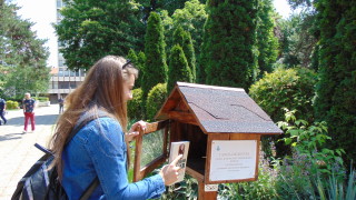 Евродепутатът Ковачев дари книги на читалища и библиотеки
