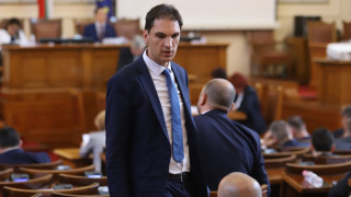 Недопустима е безпринципната компромисност Това заяви депутатът от ПП Александър