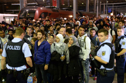 Мюнхен няма капацитет за прием на повече бежанци, чудят се какво да ги правят