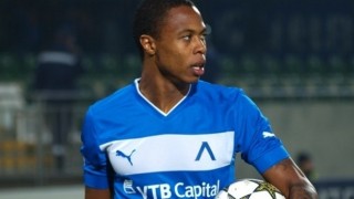 Бившият футболист на Левски Дъстли Мюлдер изгледа тренировката на