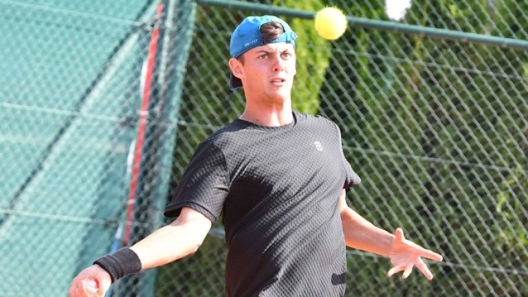 Александър Лазаров ще играе с Ивайло Керемедчиев на 1/2-финал на Държавното по тенис