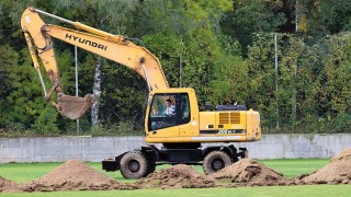 Днес официално стартира изграждането на нов тренировъчен терен на клубната