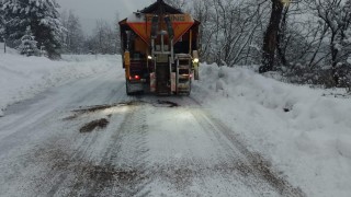 Близо 440 снегорина почистват републиканските пътища Шофьорите да карат внимателно