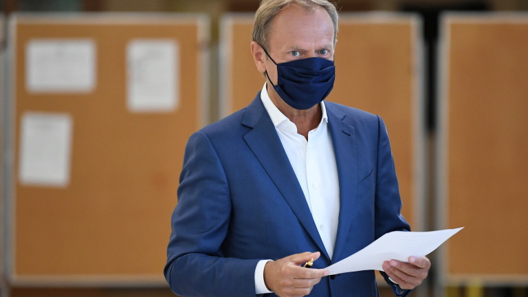 Туск: Моля се за успех на Джо Байдън