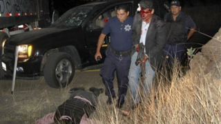 Нападнаха конвой на ръковдител по сигурността в Мексико