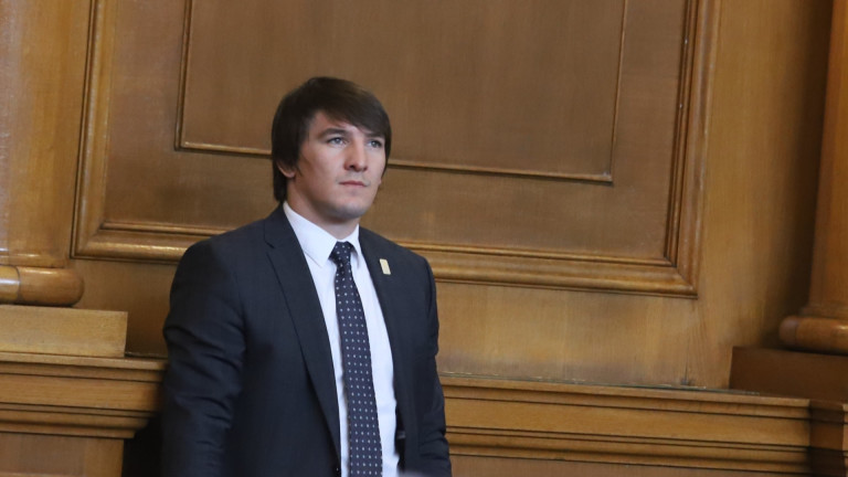 Депутатът от парламентарната група на ГЕРБ-СДС Даниел Александров се е