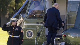 Президентът на САЩ Доналд Тръмп напусна Белия дом с хеликоптер