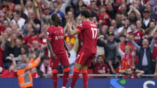 Ювентус и Ливърпул обсъждат размяна на халфовете Адриен Рабио и