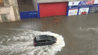 Части от Франция под вода след проливни дъждове