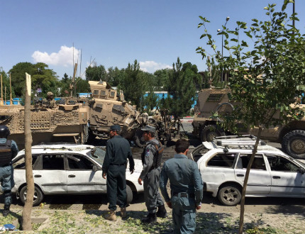 Атентатор самоубиец атакува конвой на НАТО в Кабул