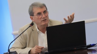 Доц. Христо Хинков: Лошият здравен статус е причина за високата смъртност на българина