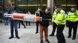  Над 60 арестувани на митинг против блокадите в Лондон 