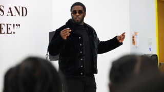 Преди две години Пъф Деди беше засипан с овации докато приемаше наградата