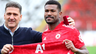 Бразилецът Жеферсон най вероятно ще започне от първата минута в халфовата