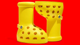 Crocs и MSCHF пак ни изненадаха - големите, жълти ботуши и рекламата с Парис Хълтън, за която всички говорят