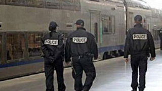 Във Франция задържаха деветима за връзки с терористи
