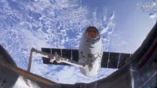 За първи път от 2011 г. космическата станция посрещна повторно използвана капсула