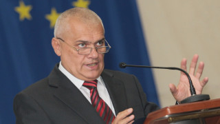 Вътрешният министър Валентин Радев призова възрастните хора да не се