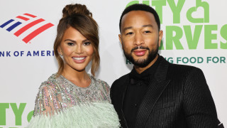 Само преди около месец Криси Тейгън и Джон Леджънд ни