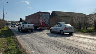 Верижна катастрофа затруднява движението по пътя Русе Велико Търново