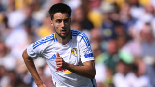 Лийдс спечели с 2 0 гостуването си на последния в класирането