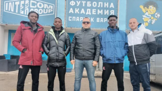 Нападателят на Спартак Варна Колако Джонсън най после пристига в морската ни