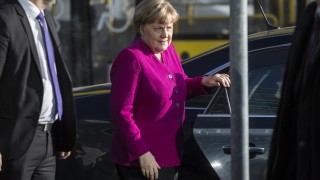 Консерваторите на германския канцлер Ангела Меркел и социалдемократите са се